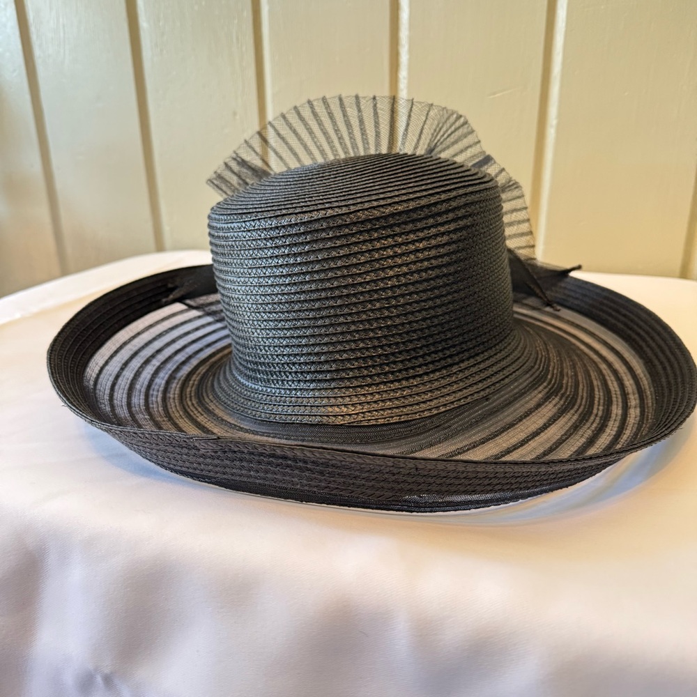 Bellissima Millinery Collection Black Hat with Tulle Detailing NWT - Picture 3 of 8